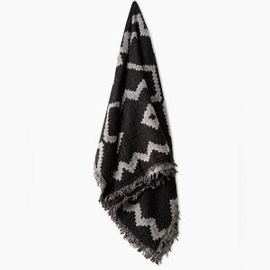 Aritzia Diamond Mosaic Black Blanket Scarf Reversible